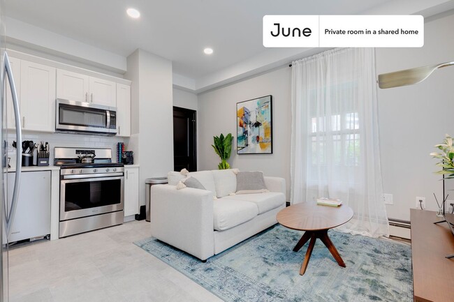 Foto del edificio - Private bedroom in 3 bed/1 bath Home