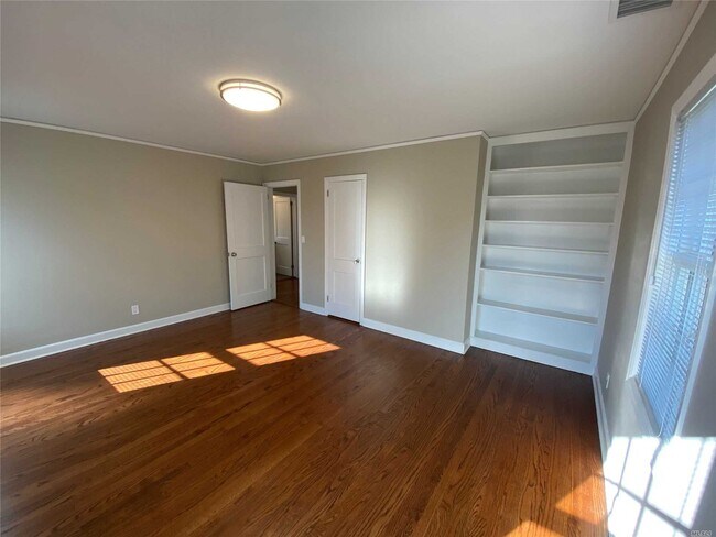 Building Photo - 2 McKinley Pl