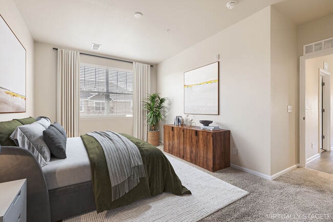 Building Photo - Maple Leaf Townhomes