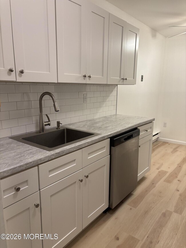 Building Photo - 223 Medford Ct