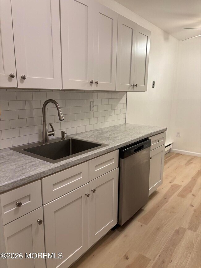 Foto del edificio - 223 Medford Ct