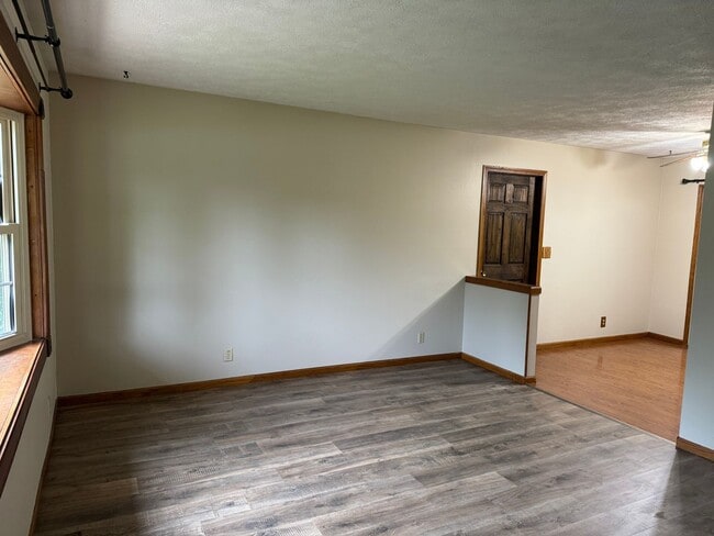 Foto del edificio - Available May 29th, 2026!