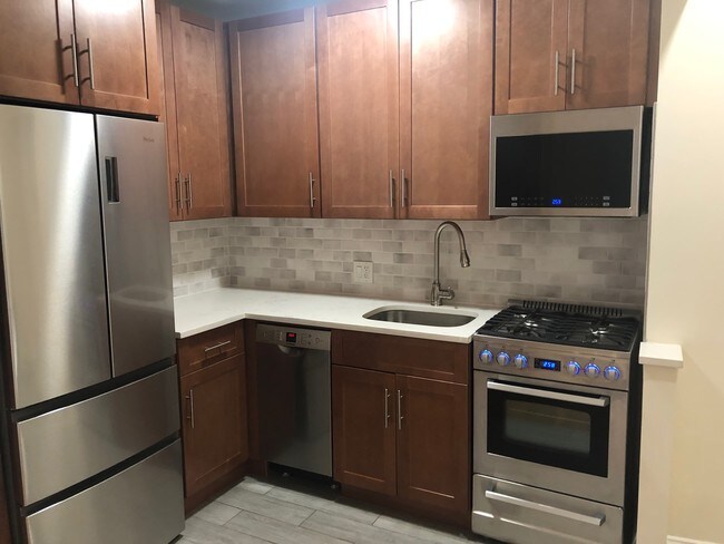 Building Photo - 355 W 51st St
