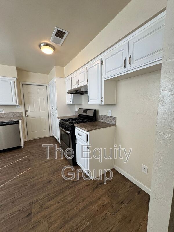 Foto del edificio - 547 W Tulare Ave