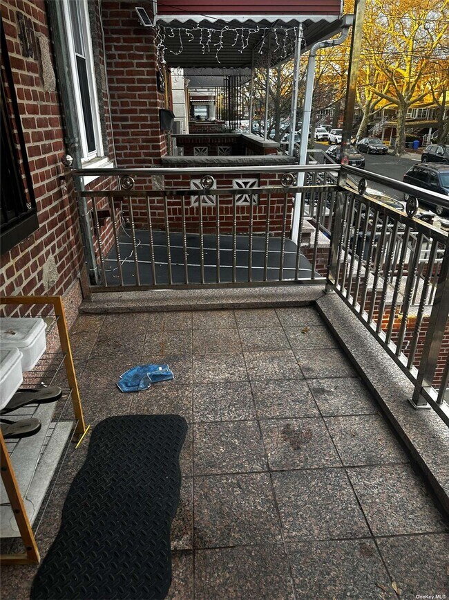 Foto del edificio - 2674 Hubbard St