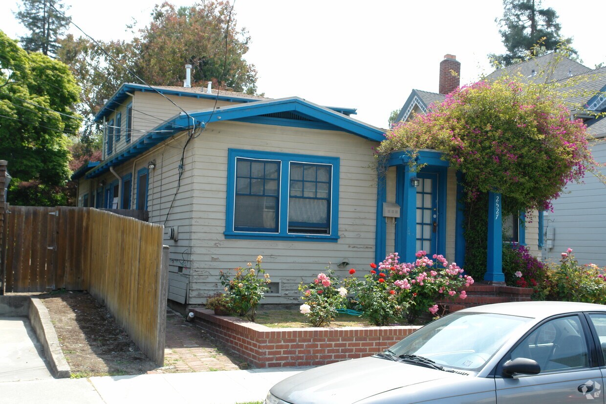Building Photo - 2529 Dana St