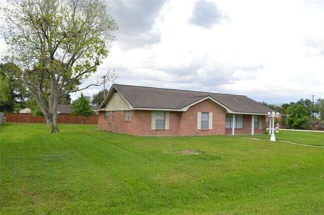 Building Photo - 7309 Olson Ln