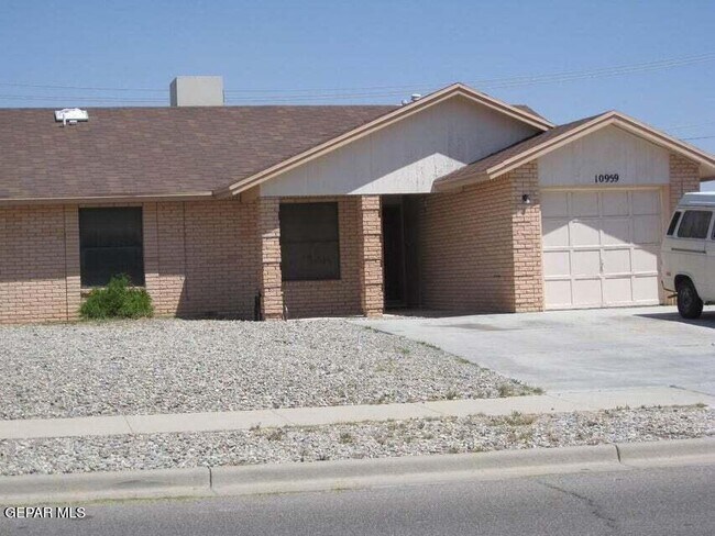 Building Photo - 10959 Cardigan Dr