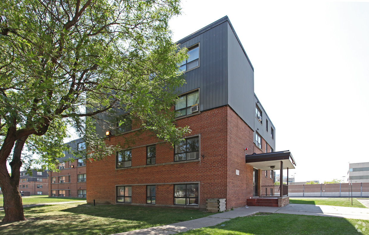 Primary Photo - 3 Old Meadow Ln