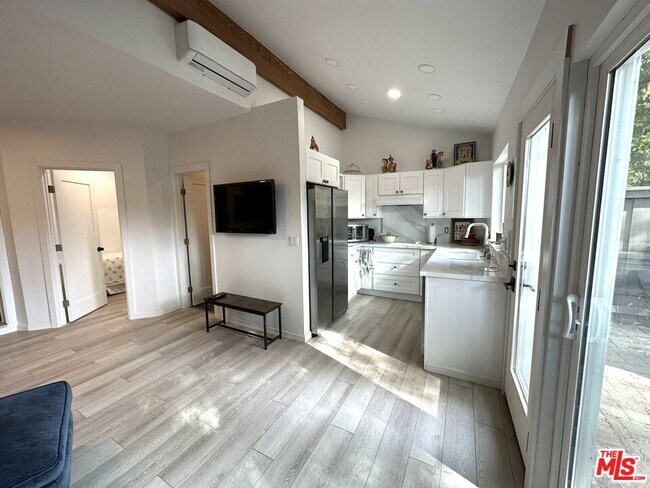Foto del edificio - 22535 Sylvan St