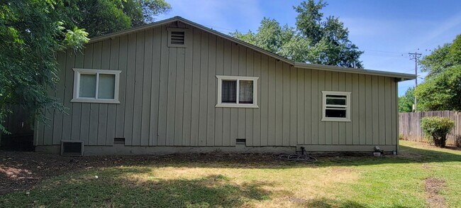 Building Photo - Spacious 2 Bedroom With Carport and Storag...