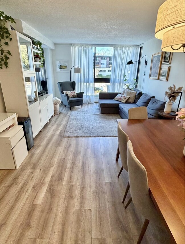 Building Photo - 9280 Salish Ct