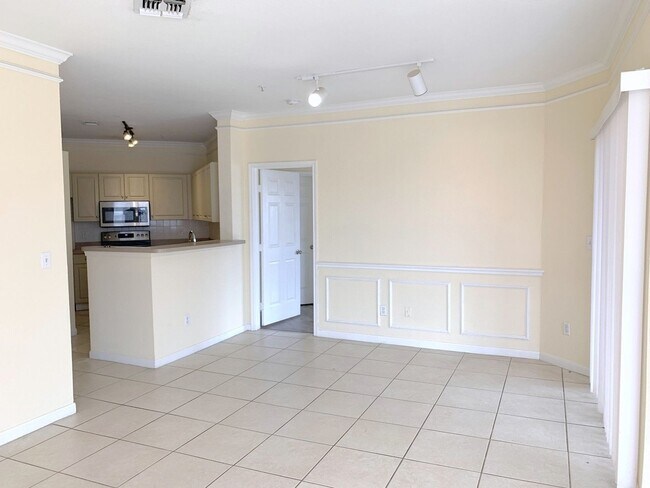 Foto del edificio - 2BR/2BA Third floor condo located in gated...
