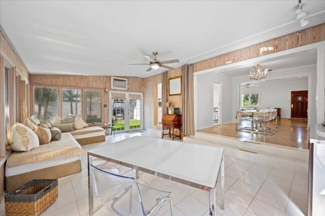 Building Photo - 344 Linda Ln