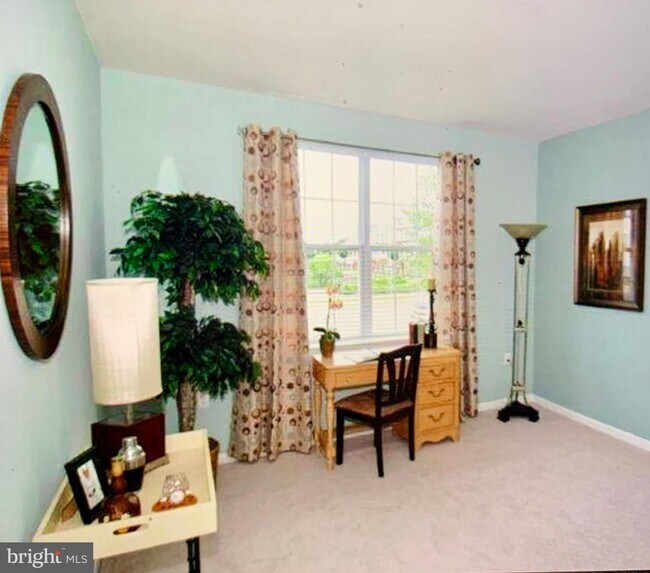 Building Photo - 102 Star Dr