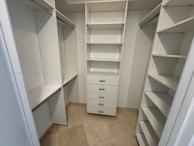 Building Photo - 18101 Collins Ave