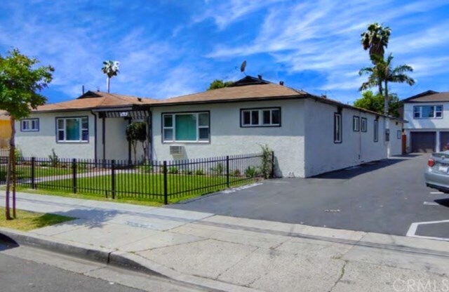 Foto del edificio - 909 S Lemon St