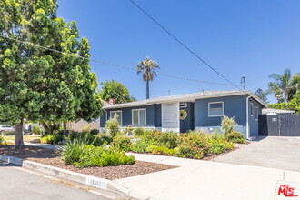 Building Photo - 12801 La Maida St