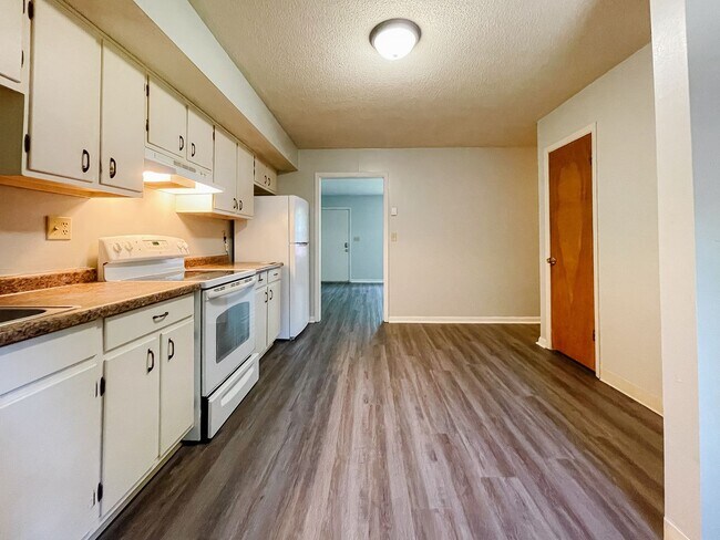 Building Photo - 4701 W Garver Drive