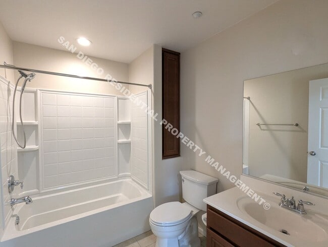 Building Photo - 16934 Laurel Hill Ln