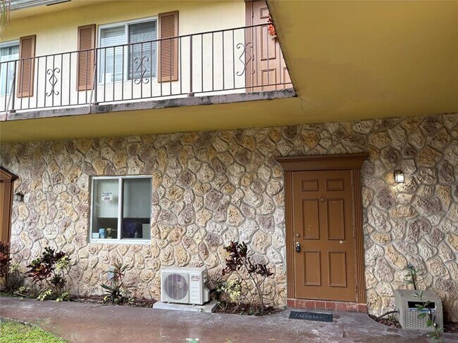 Foto del edificio - 9200 NW 38th Dr