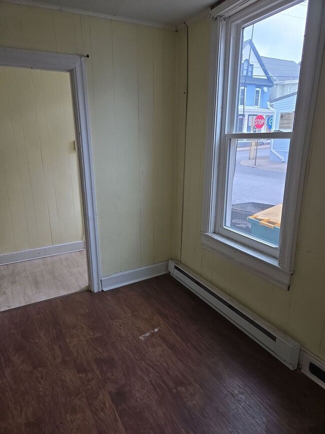 Building Photo - 2-12 Philadelphia Ave