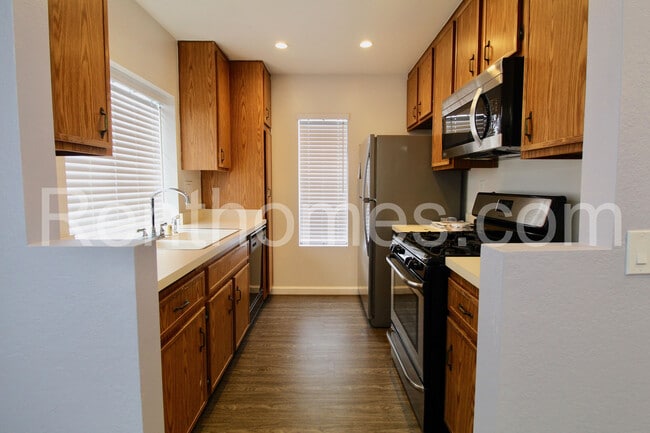 Building Photo - 13059 Wimberly Square