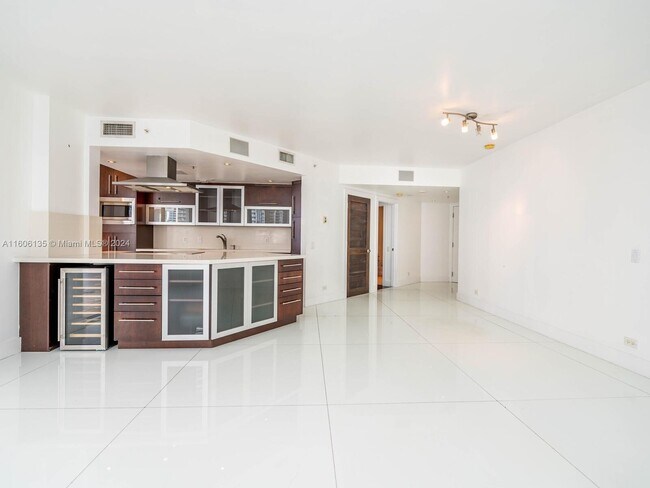 Building Photo - 701 Brickell Key Blvd