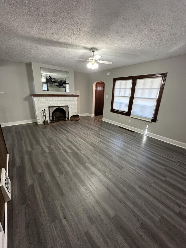 Foto del edificio - 1082 Hillstone Rd