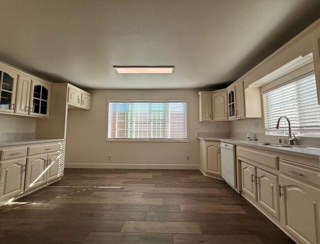 Foto del edificio - 15510 Oakbury Dr