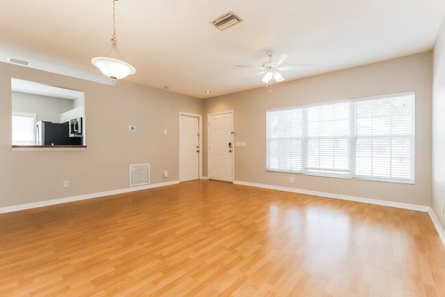 Building Photo - 10808 Shasta Ct