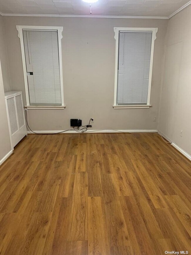 Foto del edificio - 58 Hemlock St