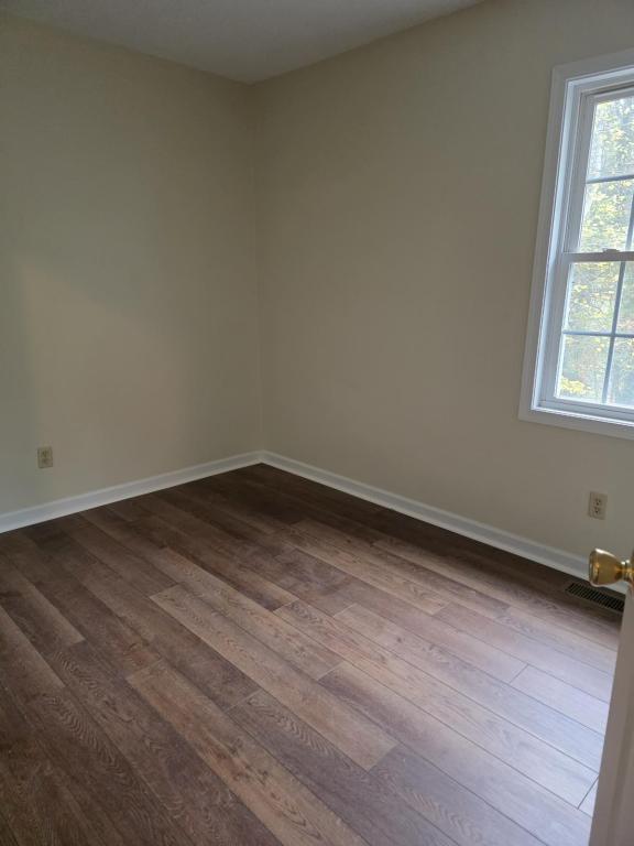 Foto del edificio - 550 Reids Hill Rd