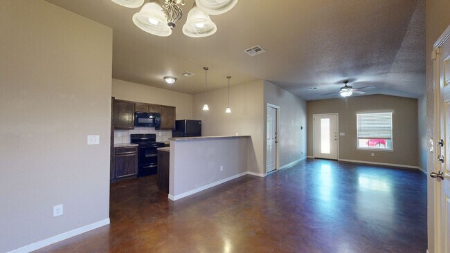 Building Photo - 1705 Aztec Trce