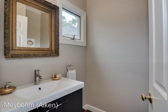 Foto del edificio - 288 Willow Lake Dr