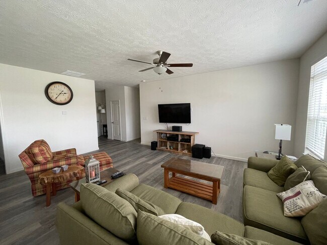 Building Photo - New Build Three Bedroom