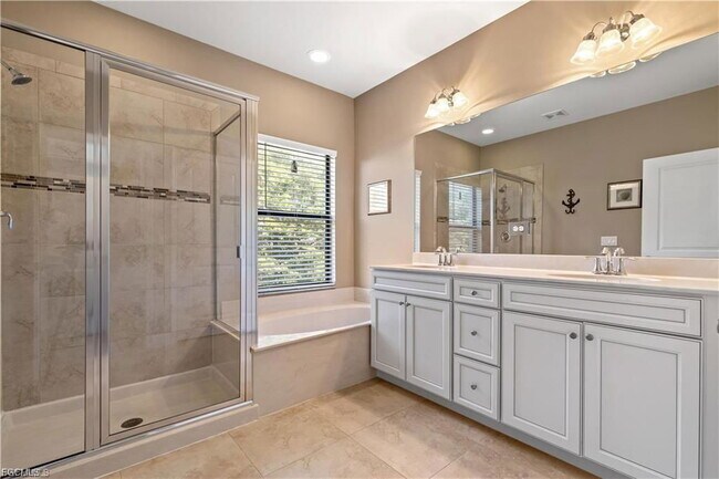 Building Photo - 9440 Sardinia Way