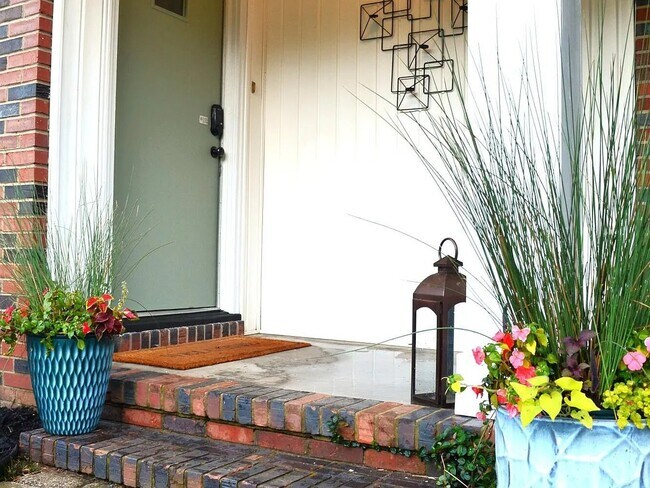 Building Photo - 1429 Waccamaw Dr