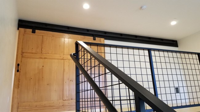 Foto del edificio - 738 W Antler Ave