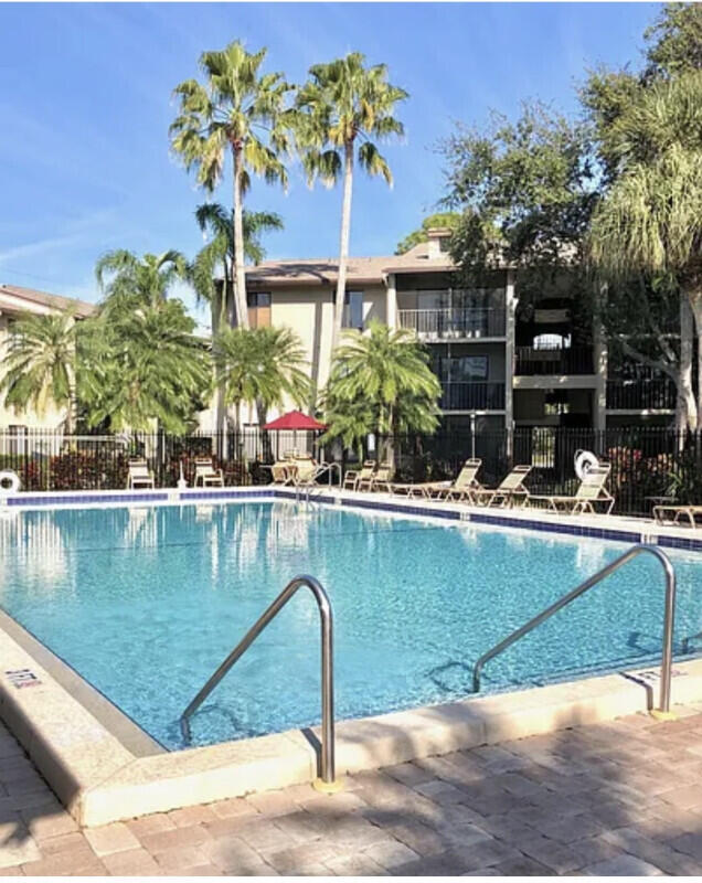 Building Photo - 209 Foxtail Dr