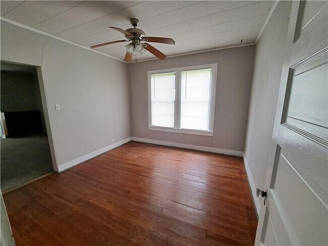 Building Photo - 1077 S Vicha Rd