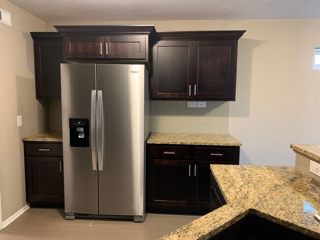 Building Photo - Ranch 3 bedroom/3 bath townhome