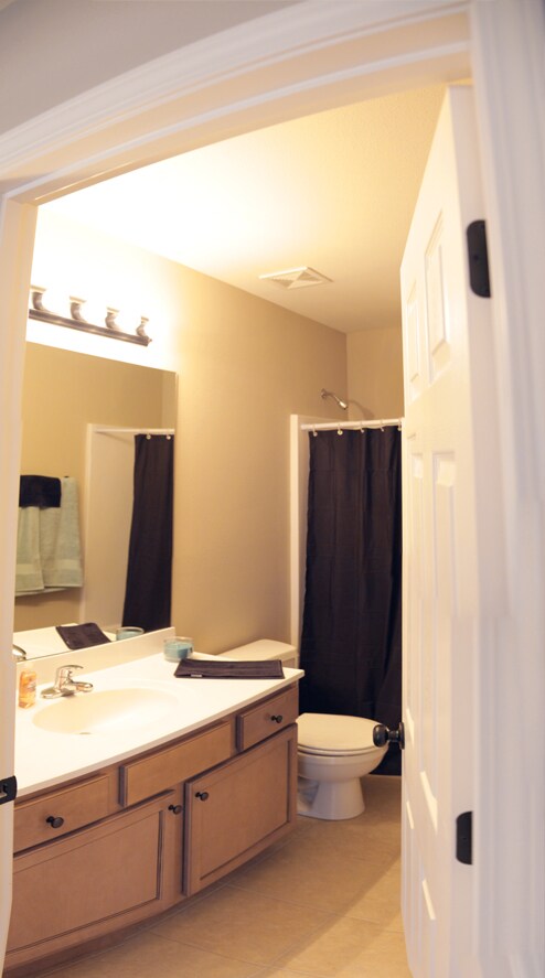 Foto del edificio - Broadway Townhomes