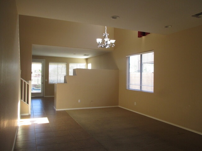 Building Photo - Beautiful Gilbert Home w/2 Master Bedrooms...