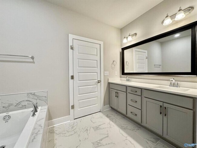Building Photo - 6103 Ruby Grace Cir SE