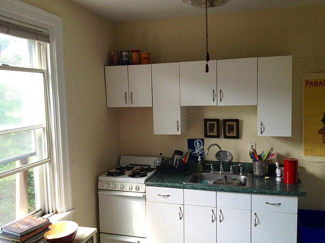 Foto del edificio - 4842 Larchwood Ave