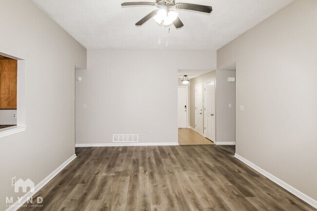 Foto del edificio - 5885 Landau Drive