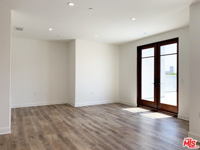Building Photo - 859 S Lucerne Blvd