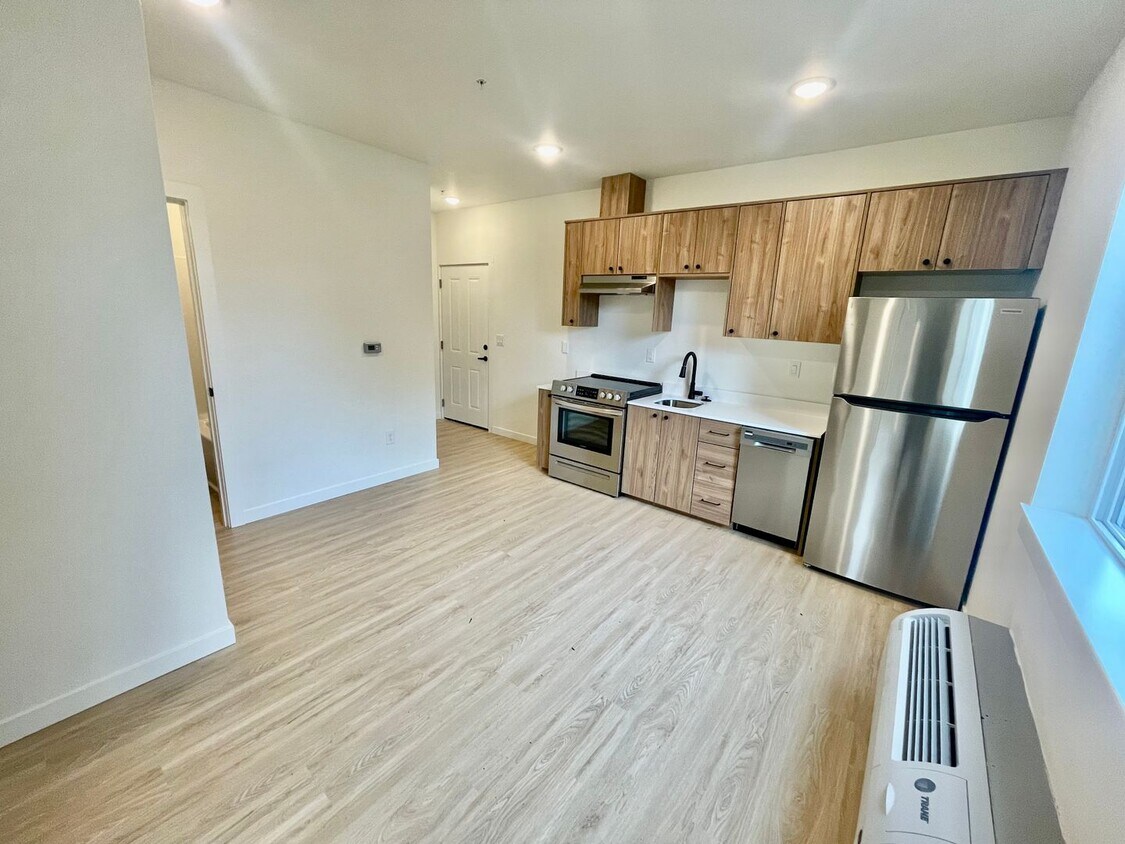 Primary Photo - Multnomah Multiplex - 1/2 MONTH FREE RENT!