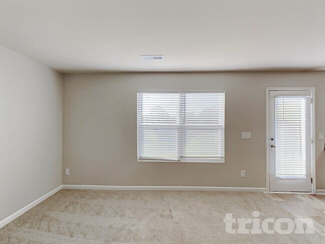 Building Photo - 325 Emilies Crossing Way